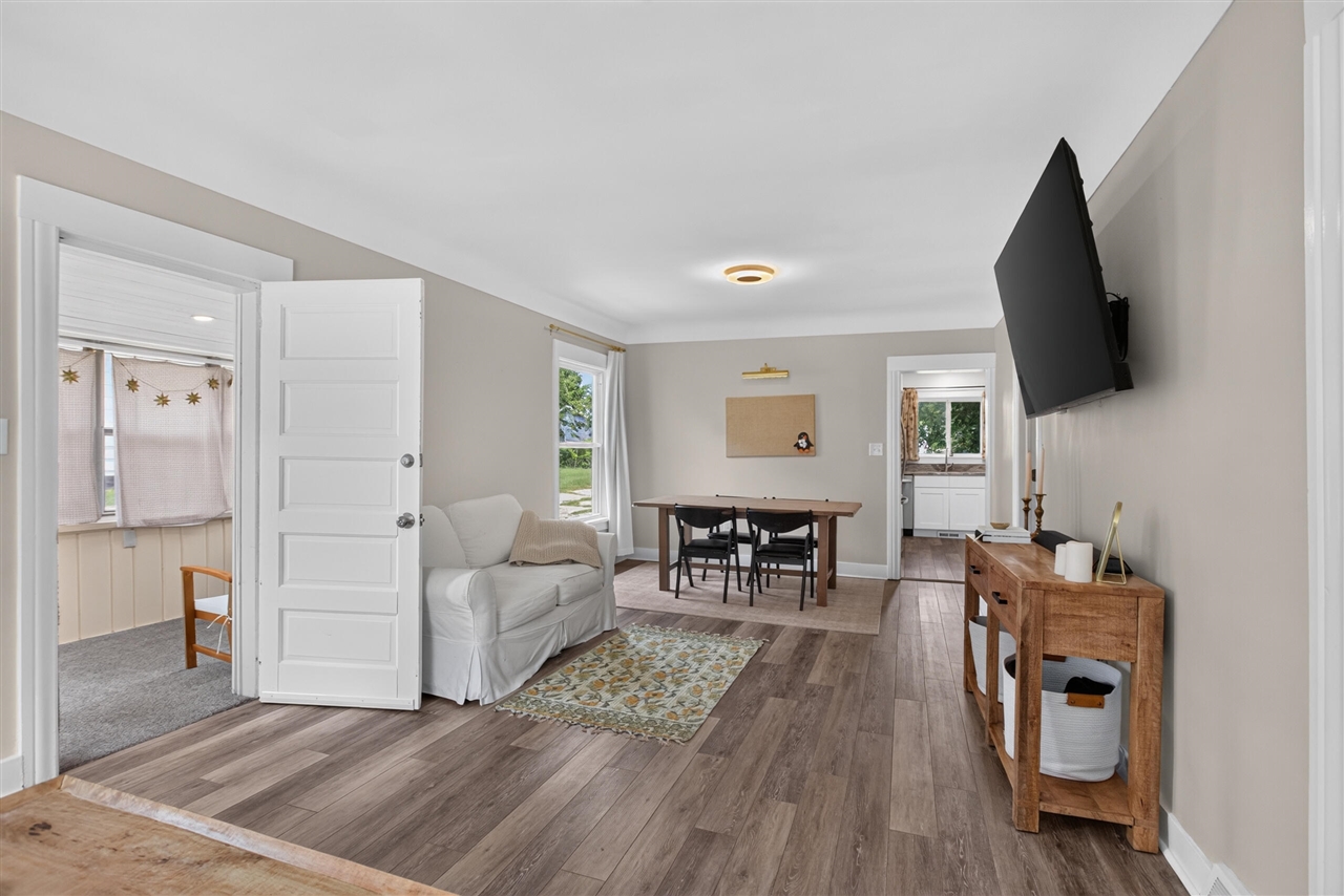 3rd image of 438 W Monroe St, Jackson, MI 49202 | MLS# 70551076