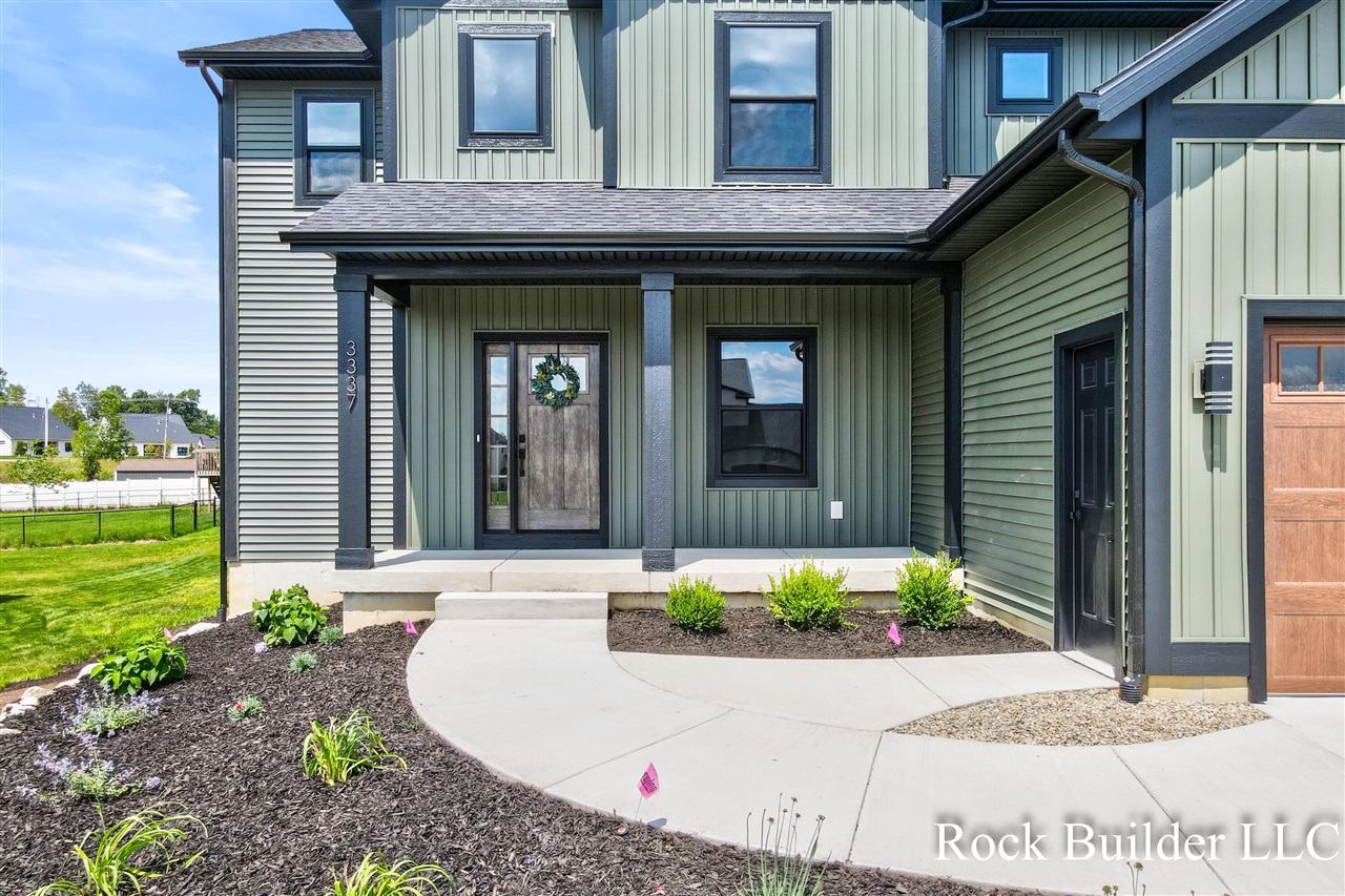 3rd image of 3337 Eagle Peak Dr, Jenison, MI 49428 | MLS# 70551087