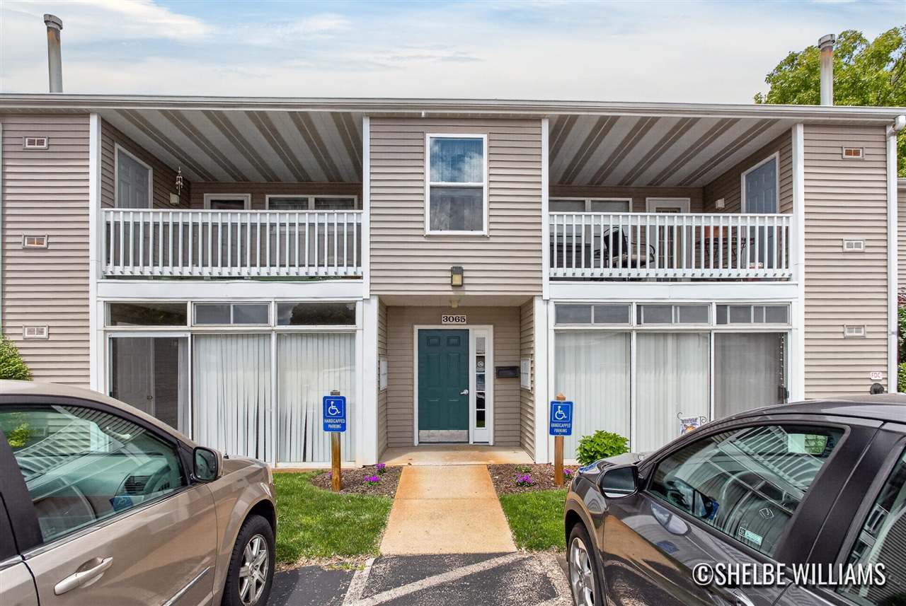 2nd image of 3065 Poplar Creek Dr #104, Grand Rapids, MI 49512 | MLS# 70551097