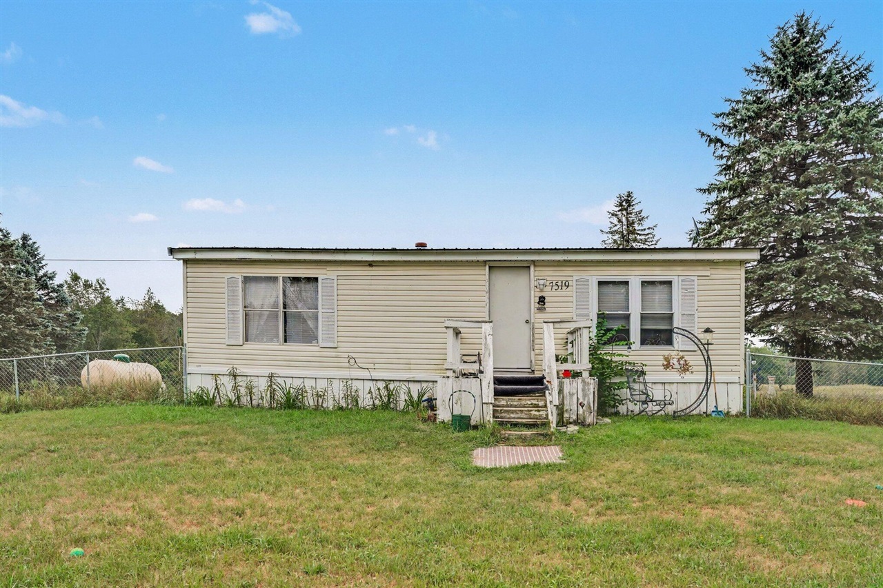 3rd image of 7519 Guy Rd, Nashville, MI 49073 | MLS# 70551103