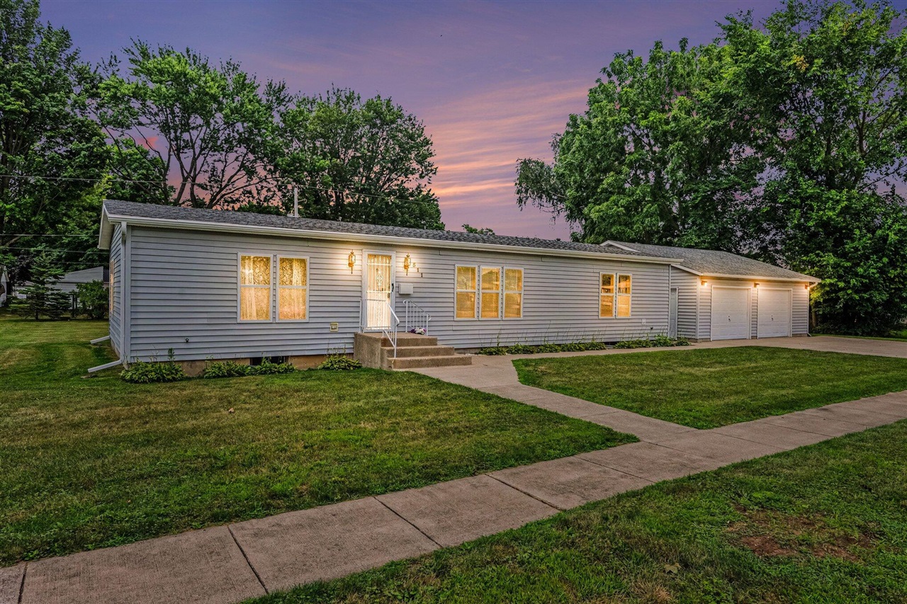 1st image of 511 N Erie St, Three Rivers, MI 49093 | MLS# 70551111