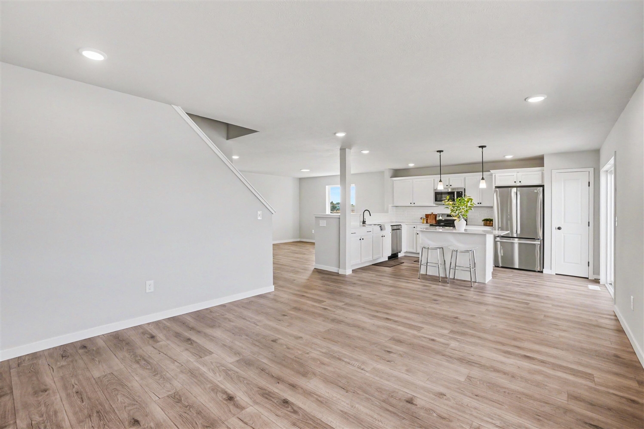 3rd image of 18370 Loganwood Trl, Battle Creek, MI 49014 | MLS# 70551140