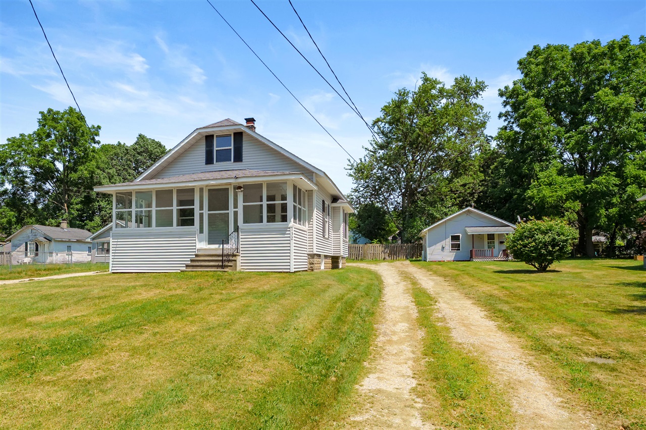 Photo 2 of Single family home for sale at 132 Gilkison Ave, Kalamazoo, MI 49006 | MLS# 70551153 | Listing updated on 2026-10-05