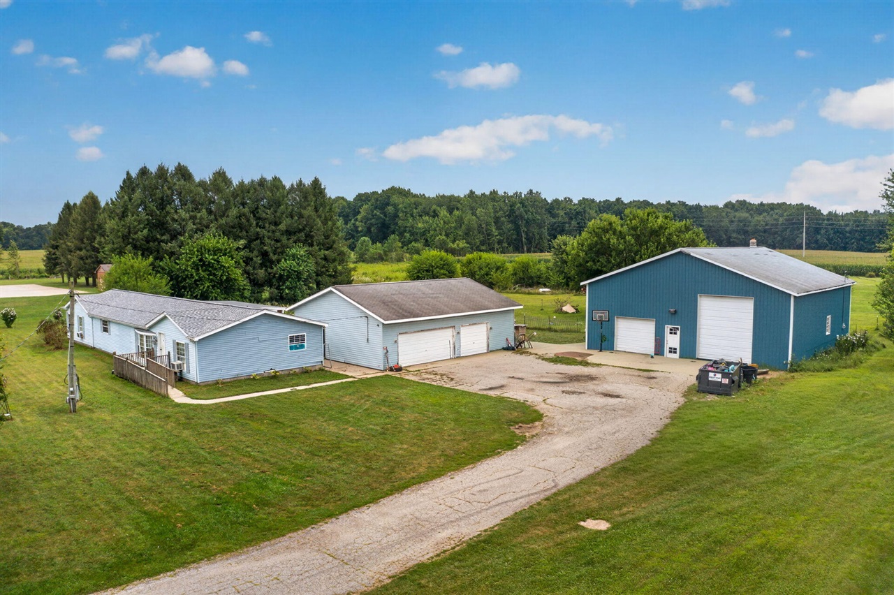 1st image of 30083 M 62, Dowagiac, MI 49047 | MLS# 70551154