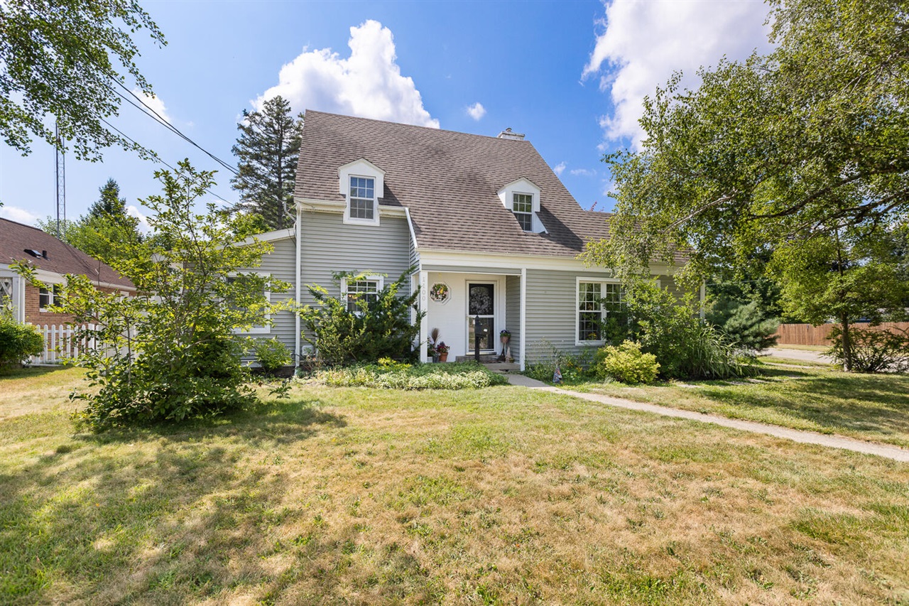 2nd image of 1100 S Webster St, Jackson, MI 49203 | MLS# 70551191