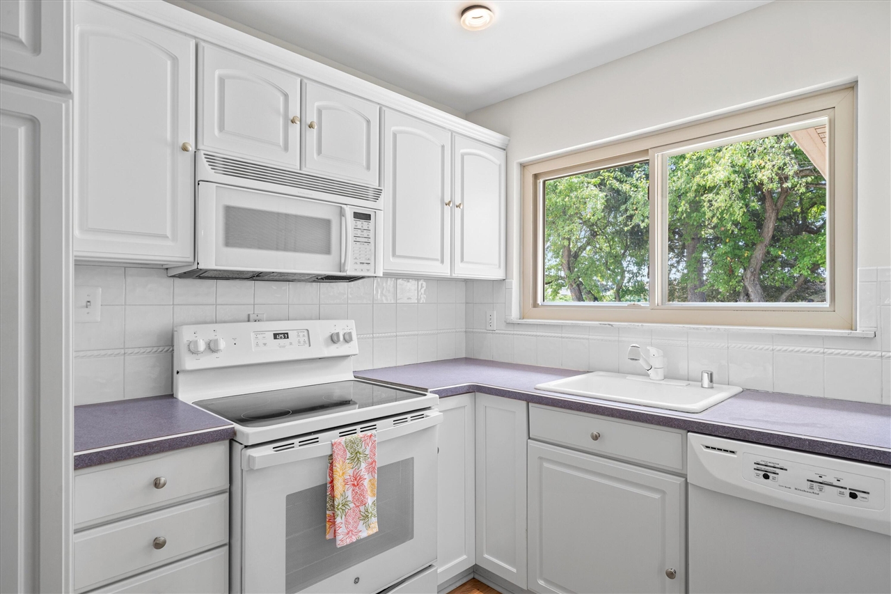 1st image of 30906 Roycroft St, Livonia, MI 48154 | MLS# 70551205
