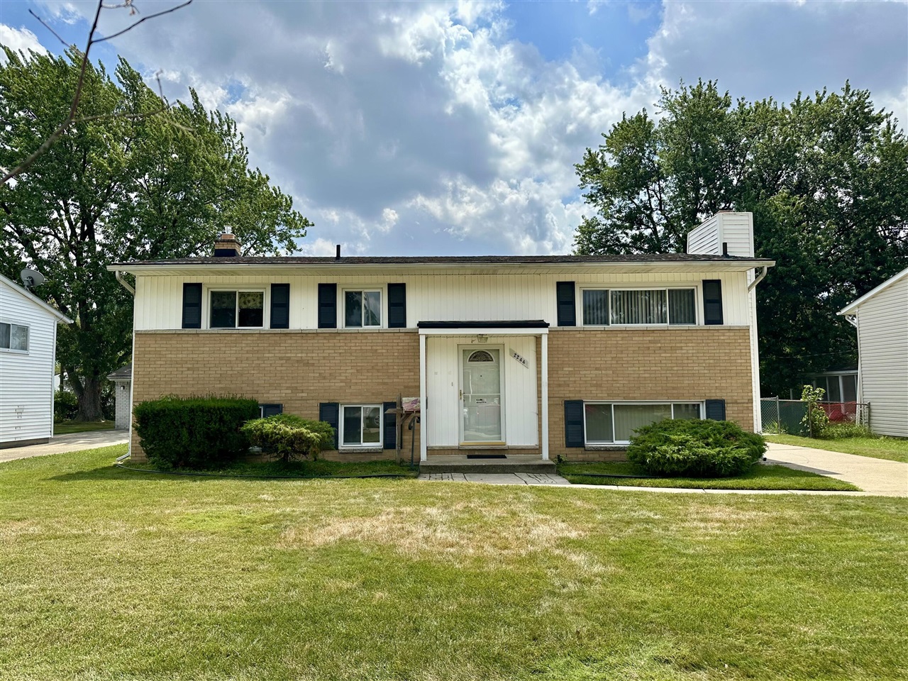 2nd image of 2244 Serra Dr, Sterling Heights, MI 48310 | MLS# 70551217