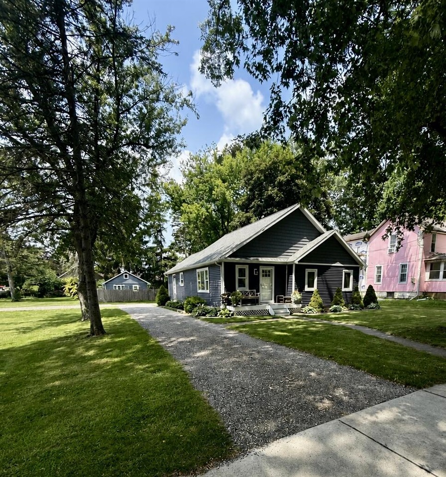 1st image of 322 S Main St, Concord, MI 49237 | MLS# 70551221