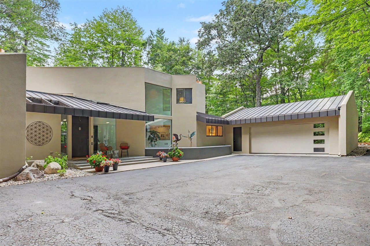 5th image of 10109 Hathaway Dr, Greenville, MI 48838 | MLS# 70551232