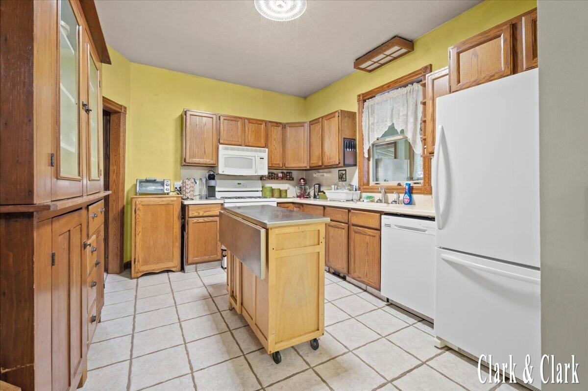 5th image of 8727 N Amble Rd, Howard City, MI 49329 | MLS# 70551254
