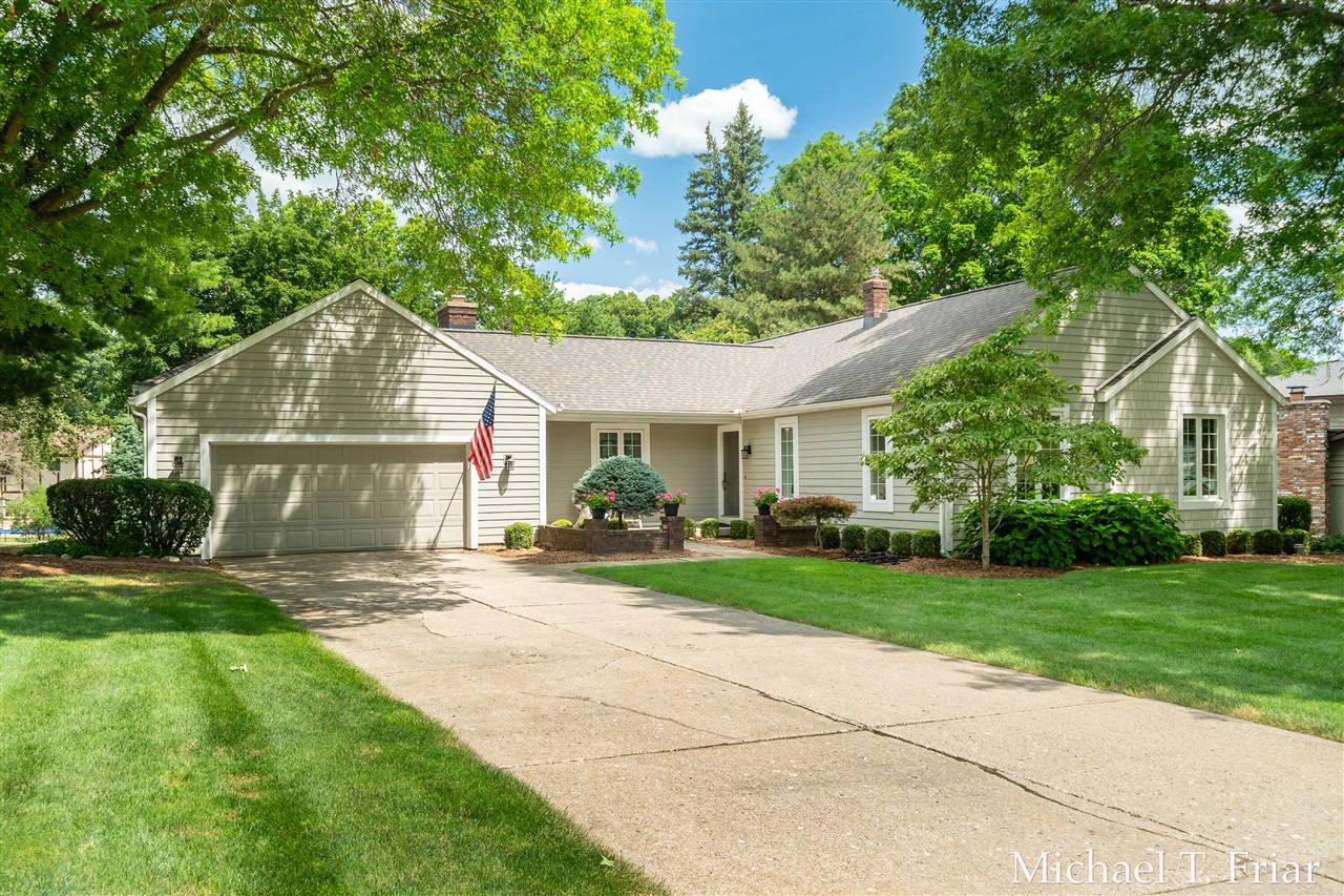 Photo 1 of Single family home for sale at 6479 Ridgemont Dr, Grand Rapids, MI 49546 | MLS# 70551264 | Listing updated on 2026-08-10