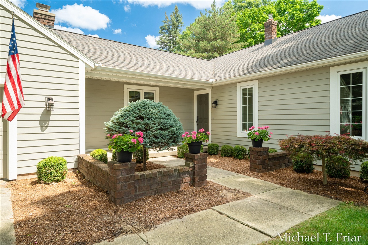 Photo 3 of Single family home for sale at 6479 Ridgemont Dr, Grand Rapids, MI 49546 | MLS# 70551264 | Listing updated on 2026-08-10