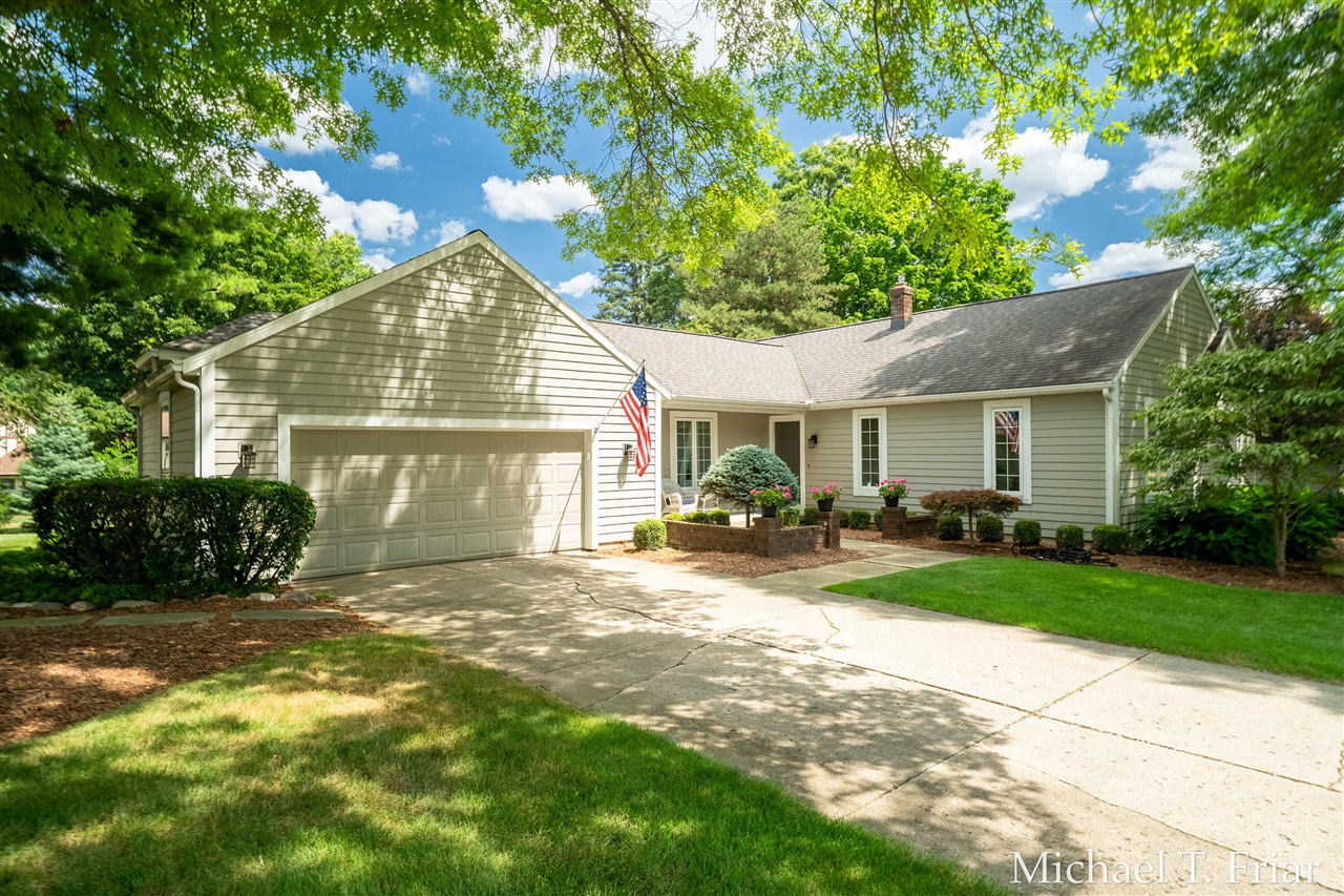Photo 3 of Single family home for sale at 6479 Ridgemont Dr, Grand Rapids, MI 49546 | MLS# 70551264 | Listing updated on 2026-08-10