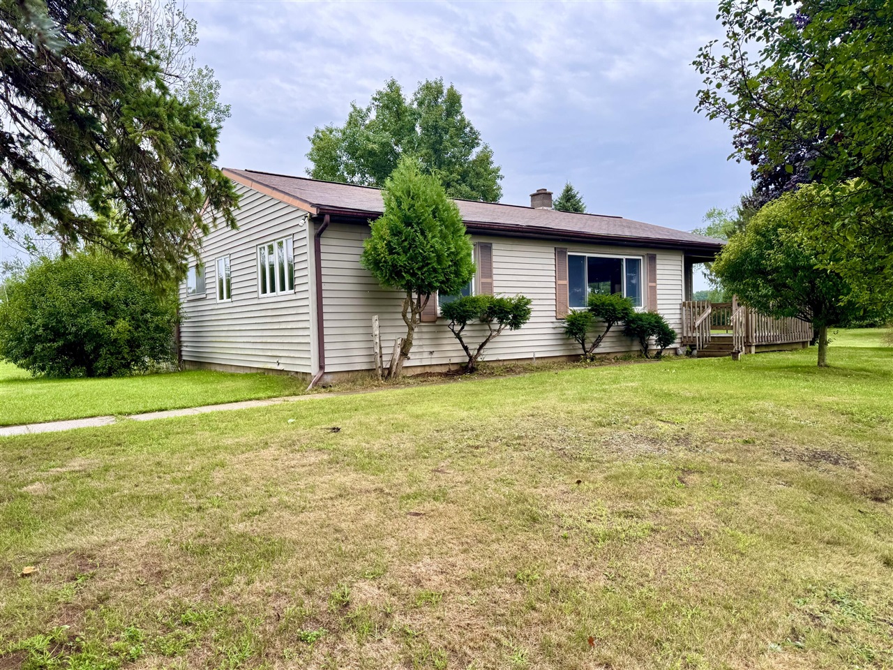 Photo 2 of Sale Pending at 6352 Gavin Lake Ave, Rockford, MI 49341 | MLS# 70551266 | Listing updated on 2026-09-14