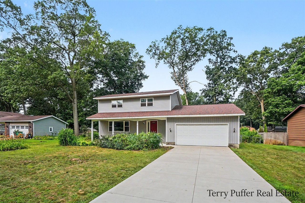 3rd image of 1107 Lancelot Dr, Muskegon, MI 49445 | MLS# 70551274