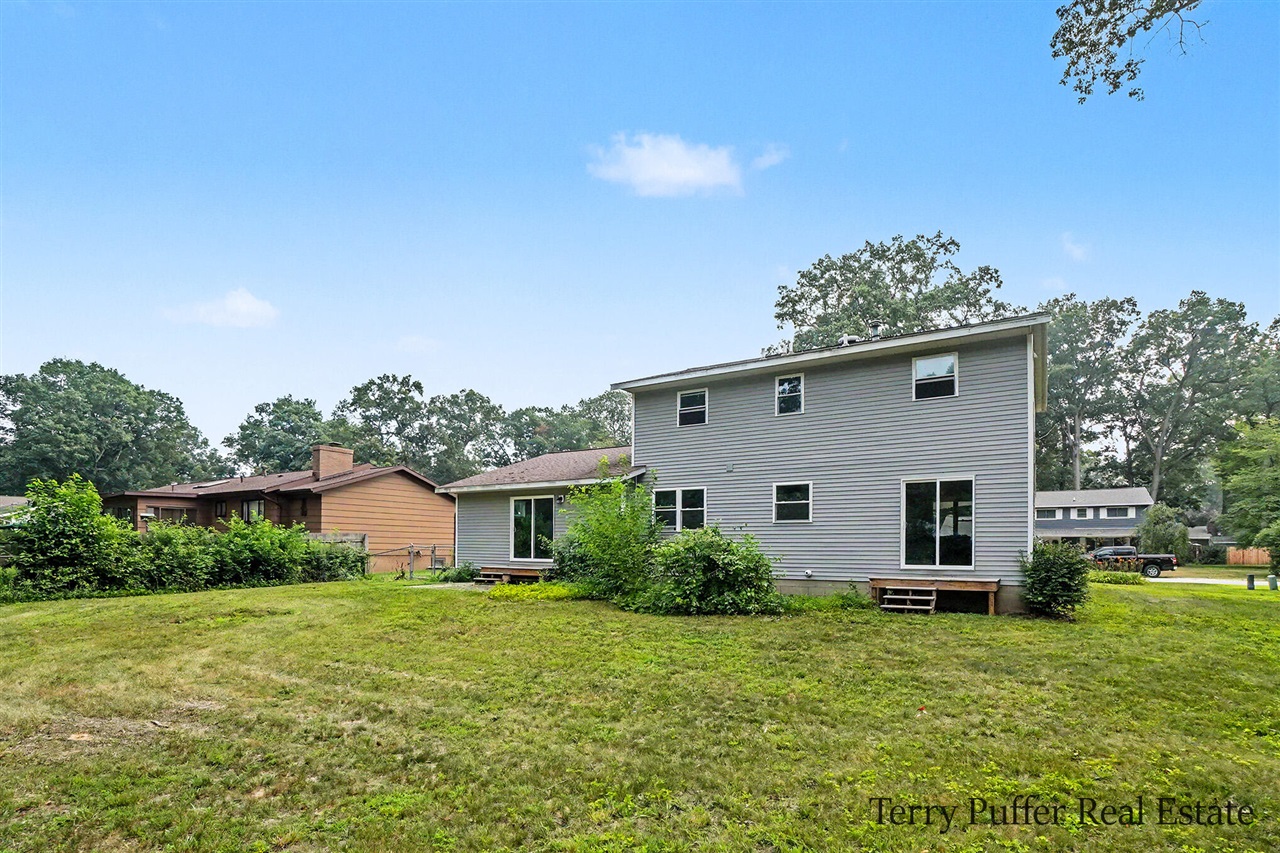 5th image of 1107 Lancelot Dr, Muskegon, MI 49445 | MLS# 70551274
