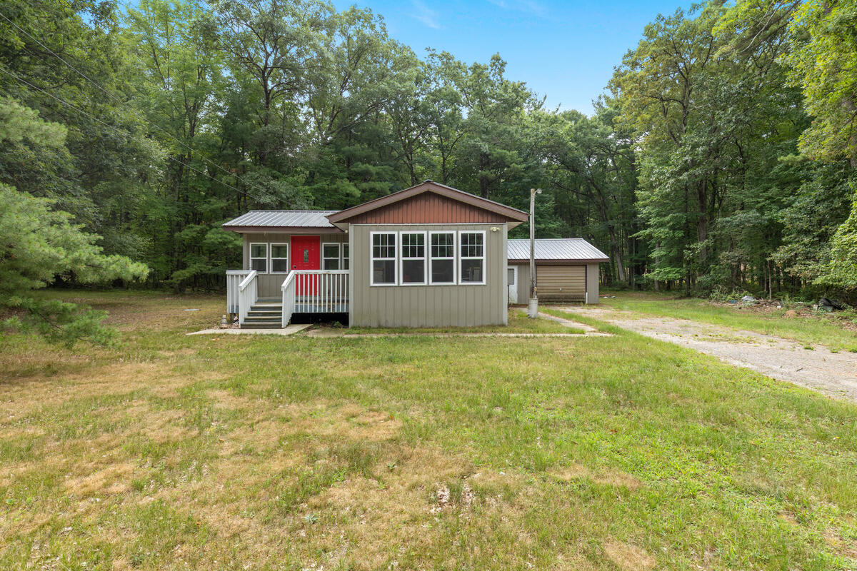 1st image of 6860 S Croton Hardy Dr, Newaygo, MI 49337 | MLS# 70551290