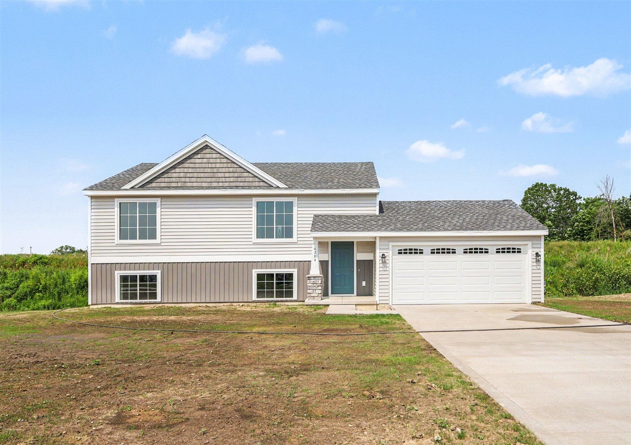 1st image of 165 Gooding St, Belding, MI 48809 | MLS# 70551308