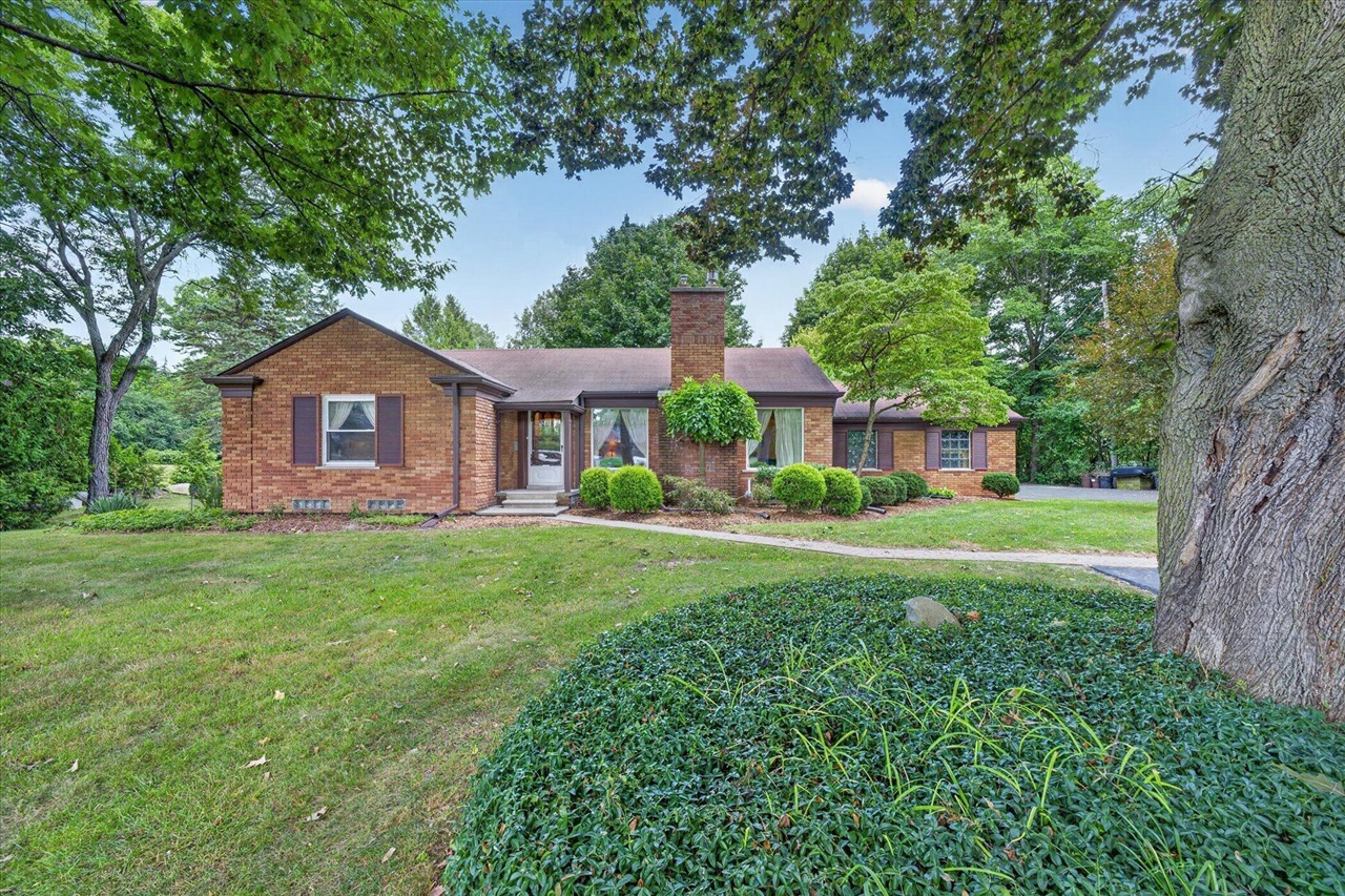 Photo 1 of Sale Pending at 30030 Westgate Rd, Farmington Hills, MI 48334 | MLS# 70551346 | Listing updated on 2026-09-02