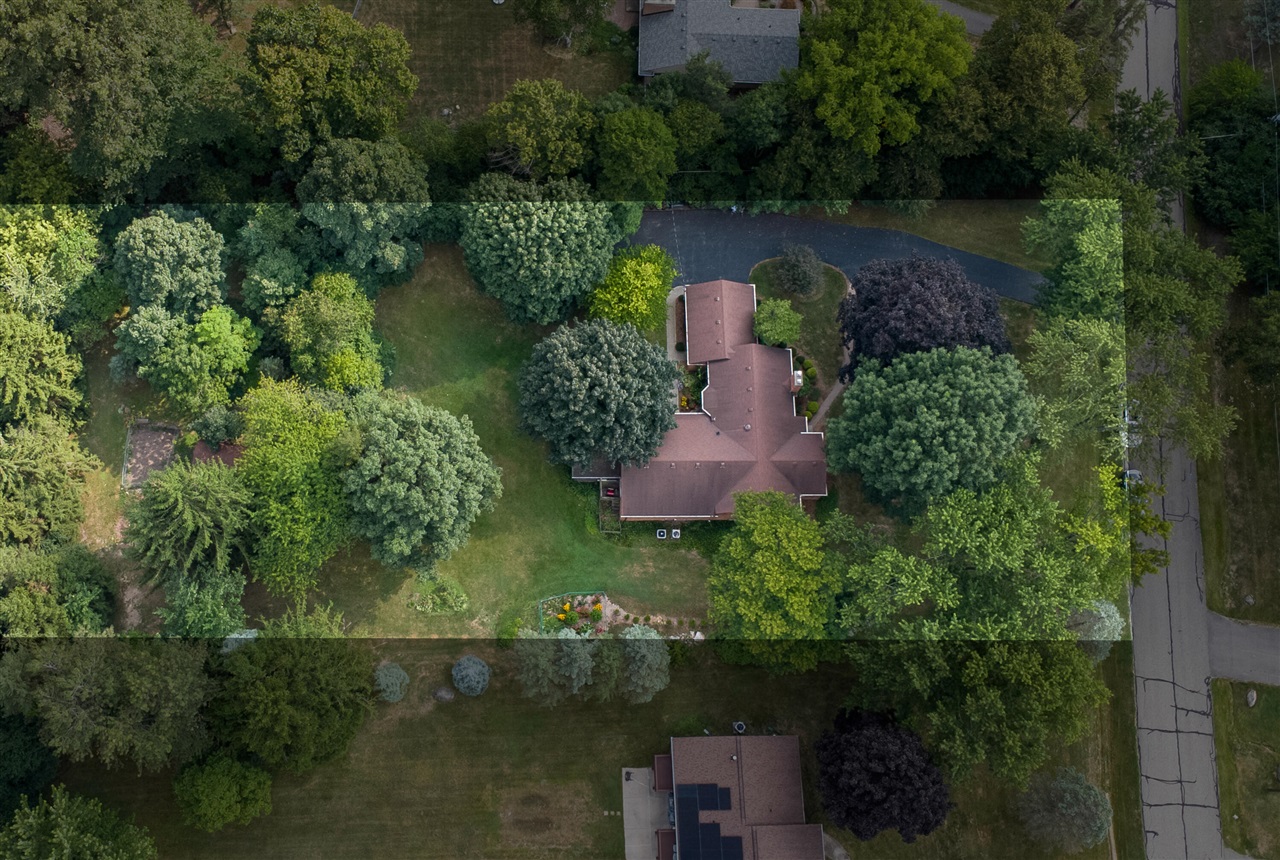 Photo 4 of Sale Pending at 30030 Westgate Rd, Farmington Hills, MI 48334 | MLS# 70551346 | Listing updated on 2026-09-02