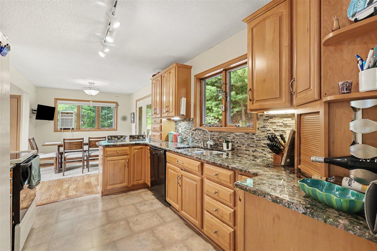 4th image of 2335 Bluffton Ave, Muskegon, MI 49441 | MLS# 70551382