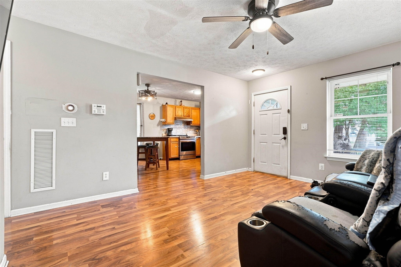 4th image of 1166 Lee St, Wyoming, MI 49509 | MLS# 70551396
