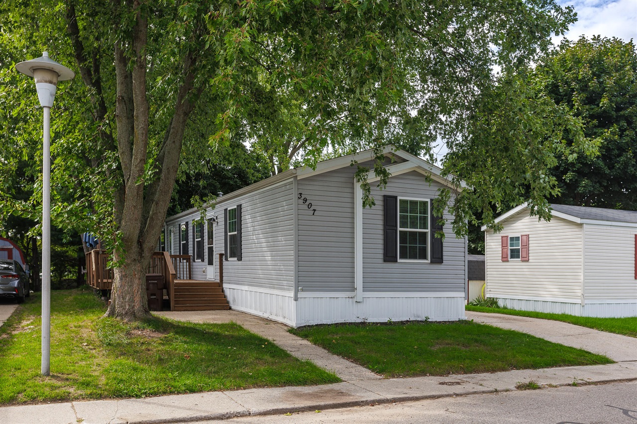 Photo 1 of Single family home for sale at 3907 Vail Ave, Grand Rapids, MI 49544 | MLS# 70551404 | Listing updated on 2026-09-18