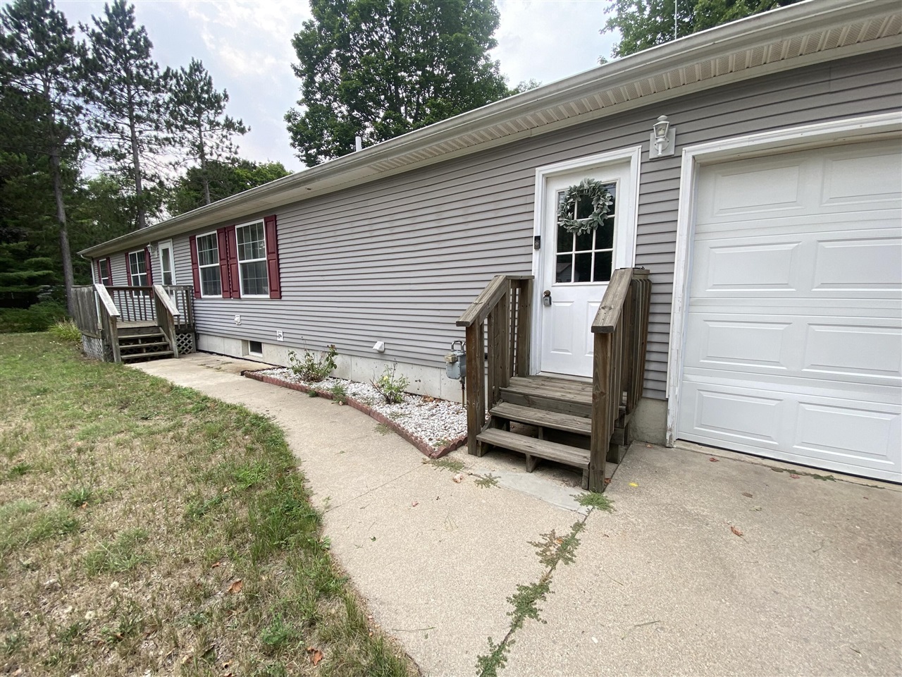 2nd image of 1551 E Pine Hill Ave, White Cloud, MI 49349 | MLS# 70551439