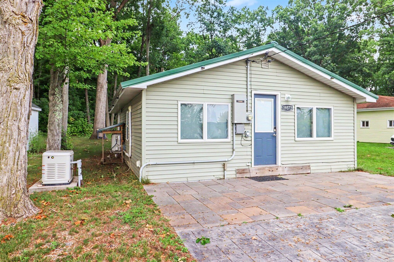 2nd image of 19572 Park Rd, Big Rapids, MI 49307 | MLS# 70551457
