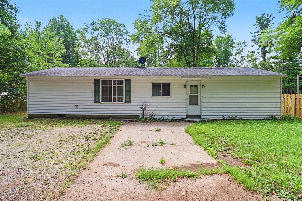 1st image of 6860 Maple St, Newaygo, MI 49337 | MLS# 70551458