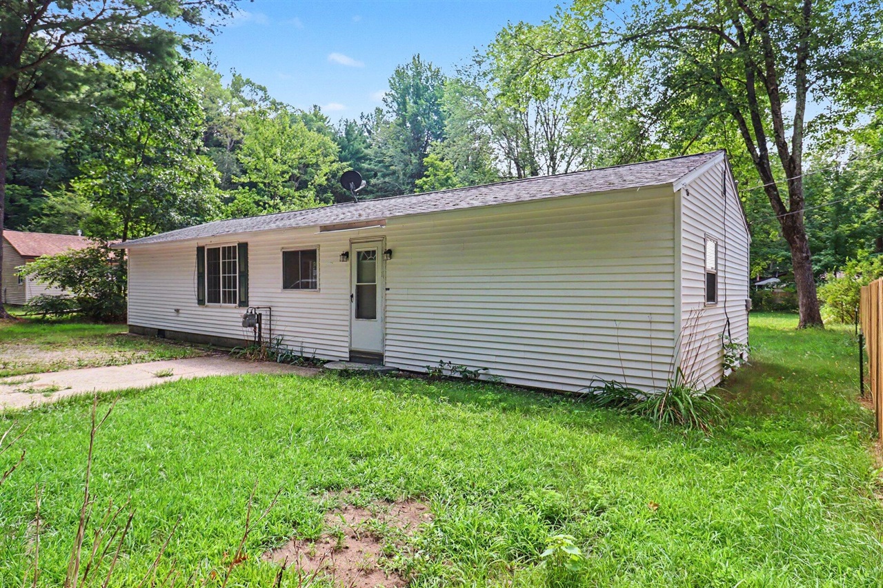 2nd image of 6860 Maple St, Newaygo, MI 49337 | MLS# 70551458