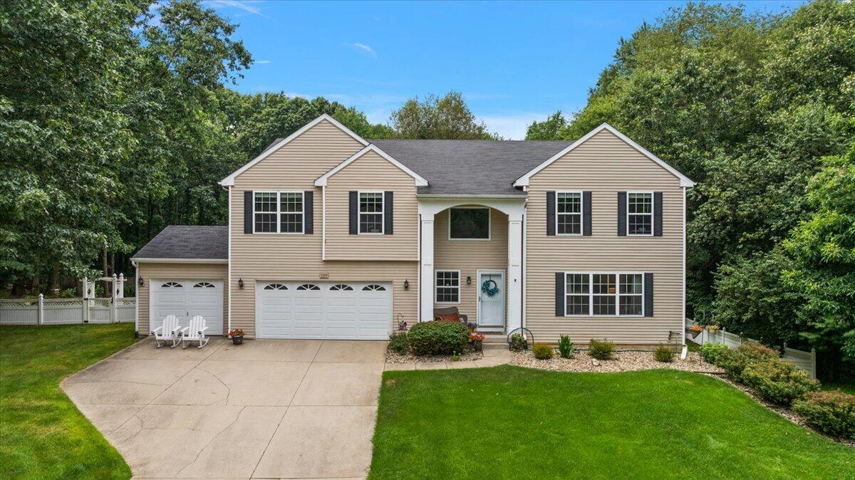 2nd image of 9354 Stratford Woods Trl, Kalamazoo, MI 49009 | MLS# 70551460