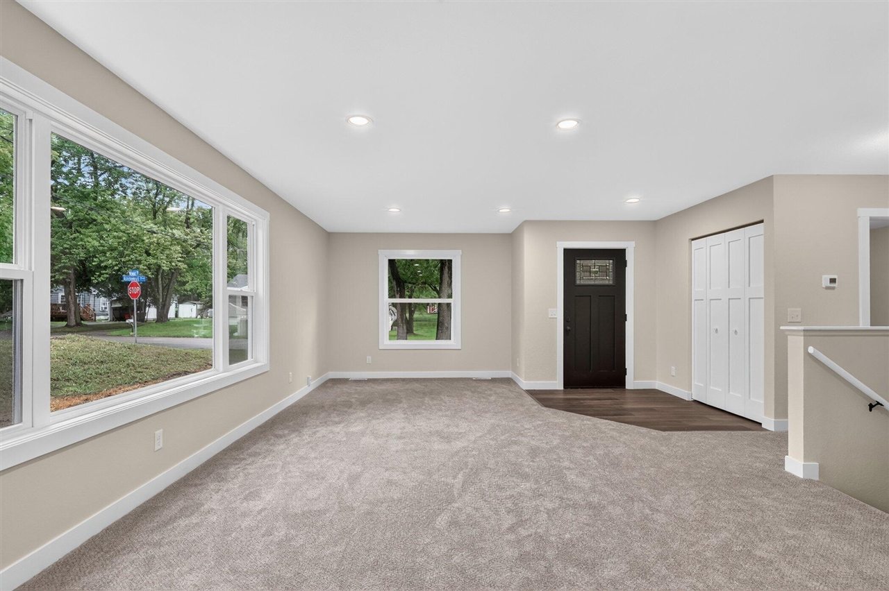 Photo 4 of Single family home for sale at 3427 Wood St, Kalamazoo, MI 49008 | MLS# 70551496 | Listing updated on 2026-09-13