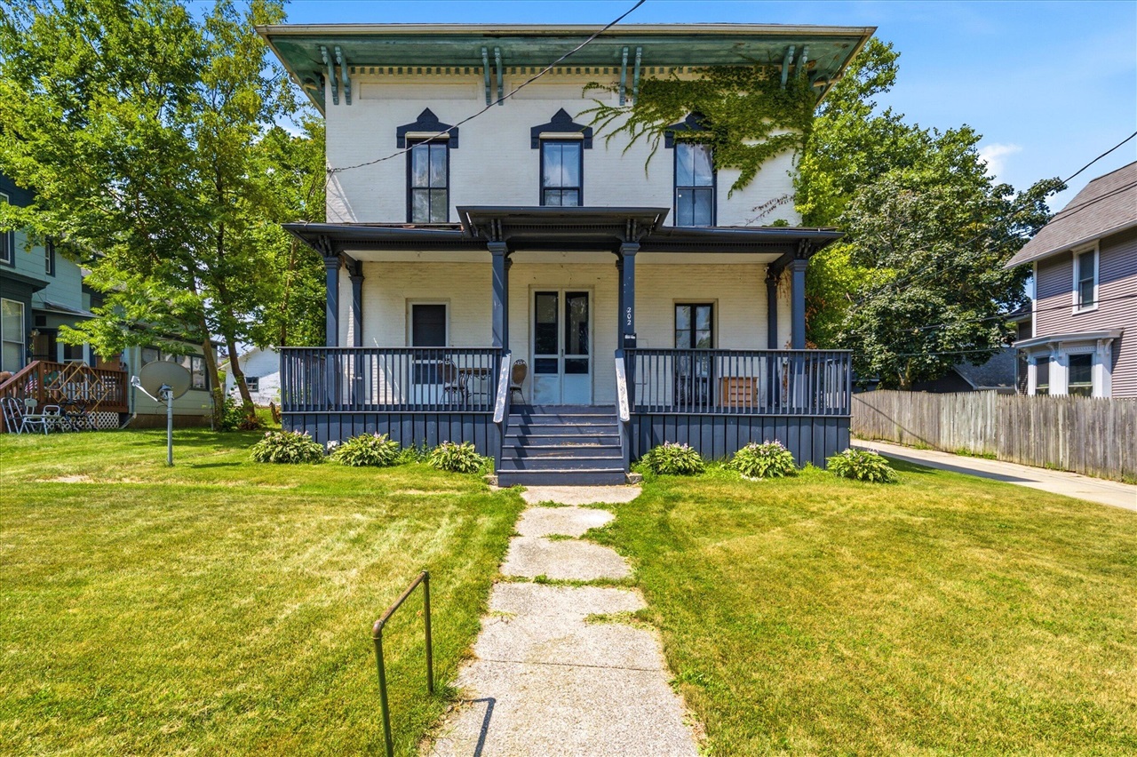 1st image of 202 3rd St, Jackson, MI 49201 | MLS# 70551502