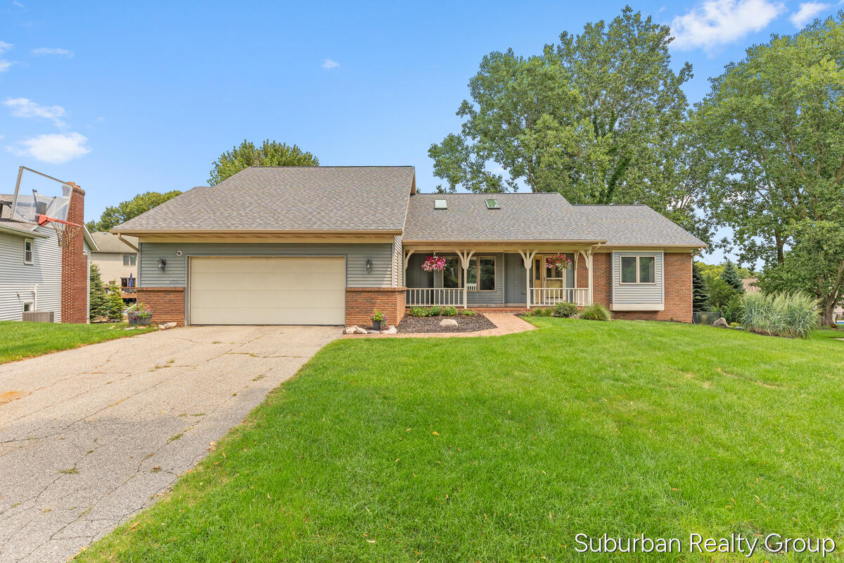 1st image of 2543 Glencairin Dr, Grand Rapids, MI 49504 | MLS# 70551503