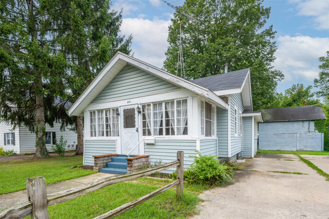1st image of 311 N Front St, Dowagiac, MI 49047 | MLS# 70551505