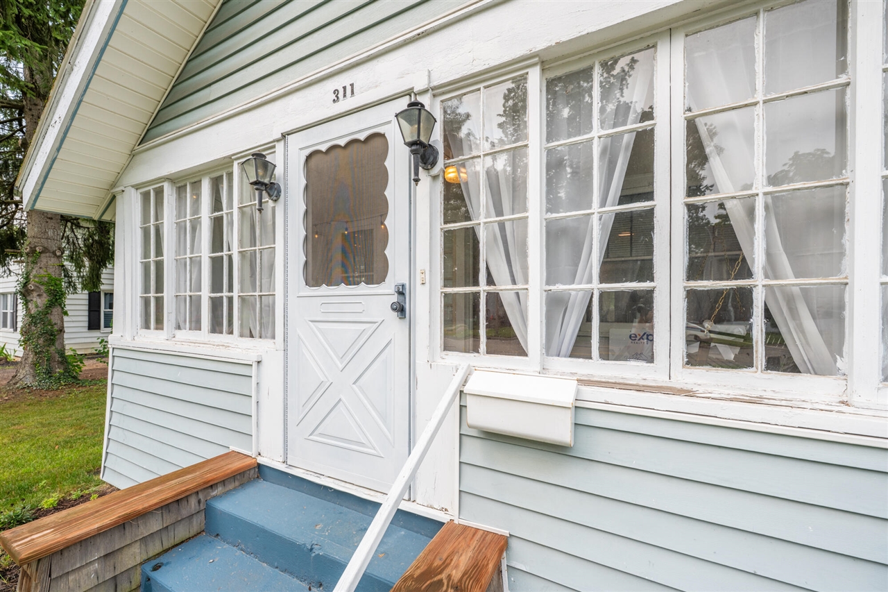 3rd image of 311 N Front St, Dowagiac, MI 49047 | MLS# 70551505