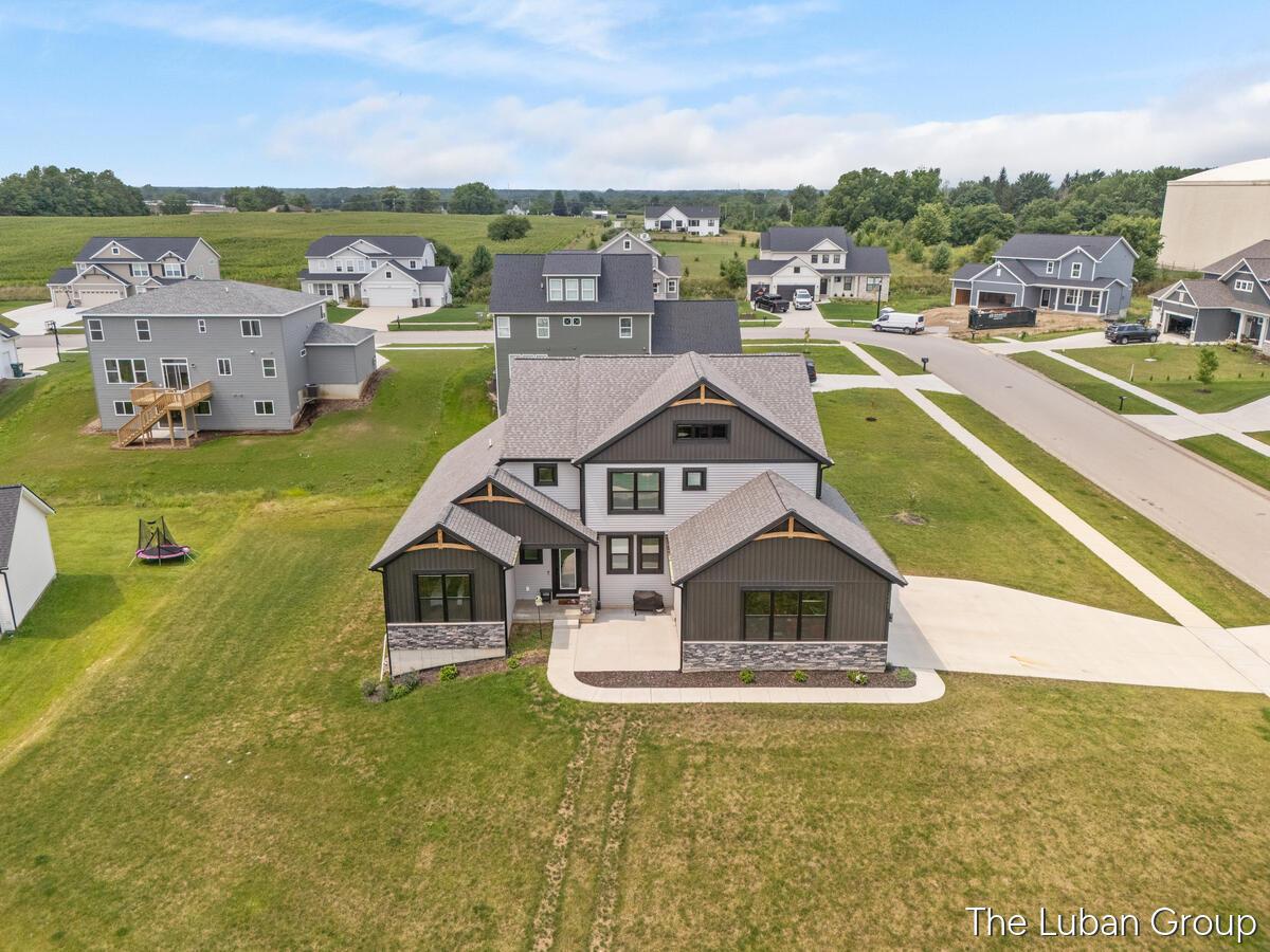 5th image of 3338 Eagle Peak Dr, Jenison, MI 49428 | MLS# 70551515