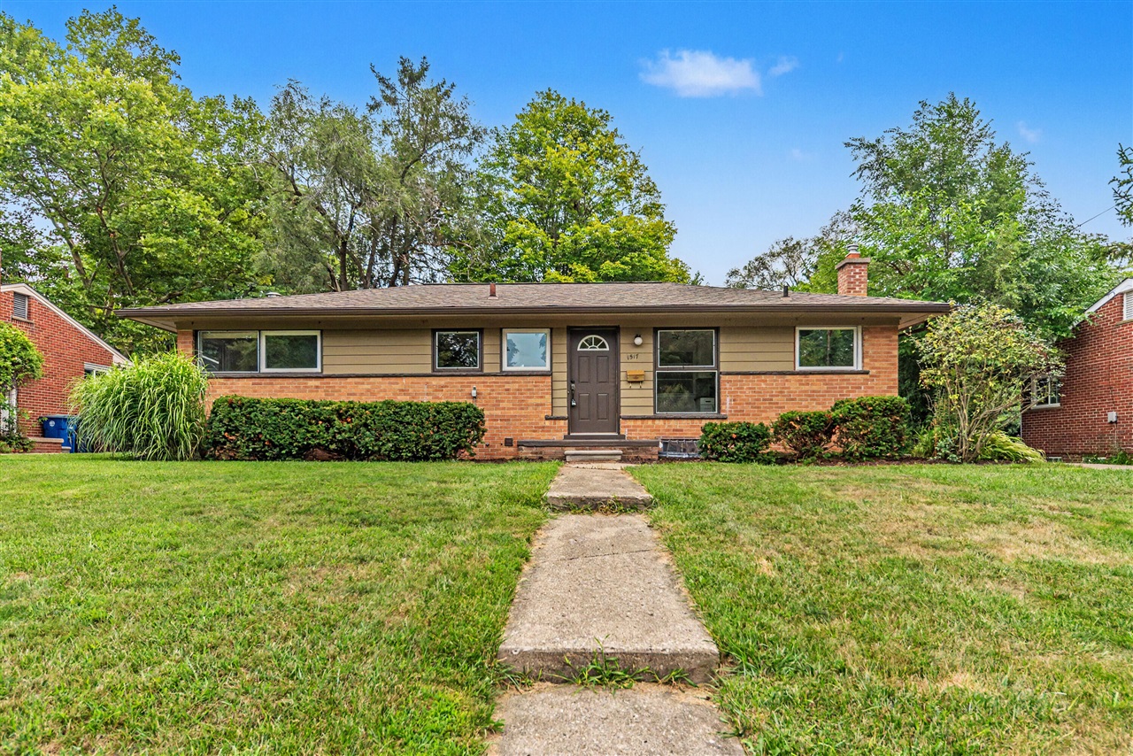 2nd image of 1517 Catalina Dr, Ann Arbor, MI 48103 | MLS# 70551567