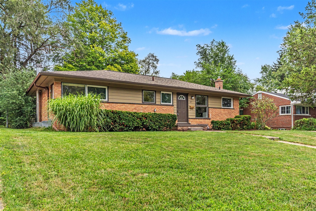 3rd image of 1517 Catalina Dr, Ann Arbor, MI 48103 | MLS# 70551567