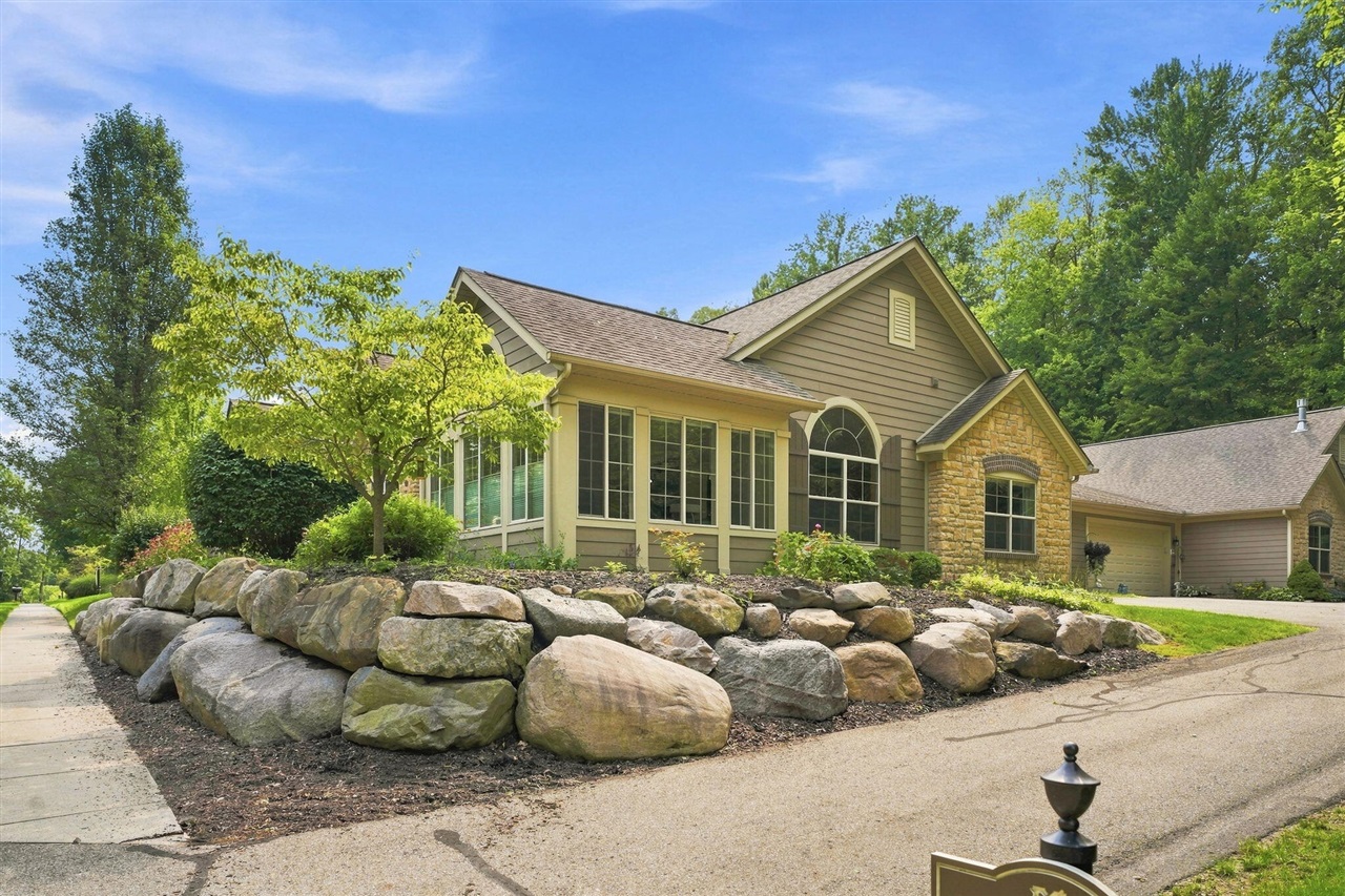 2nd image of 1073 Bridge Crest, Ada, MI 49301 | MLS# 70551570