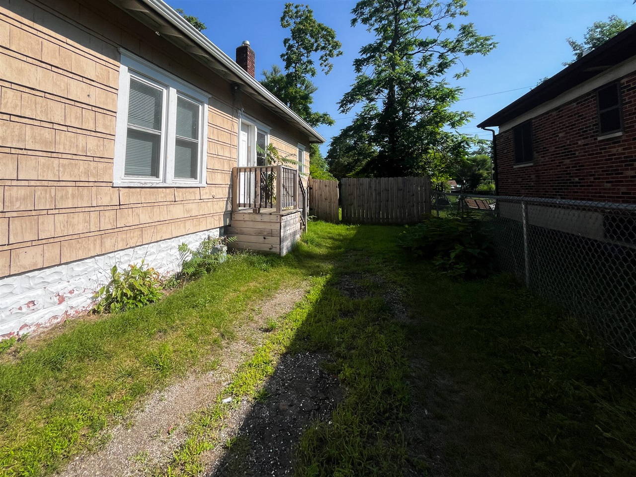 18th image of 864 Highland Ave, Benton Harbor, MI 49022 | MLS# 70551617