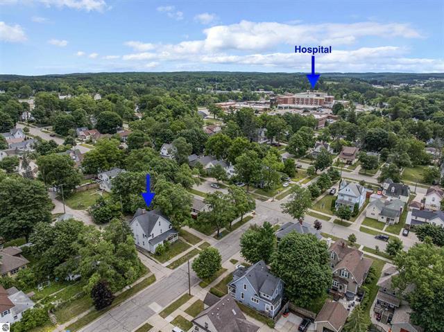 2nd image of 411 S Simon St, Cadillac, MI 49601
