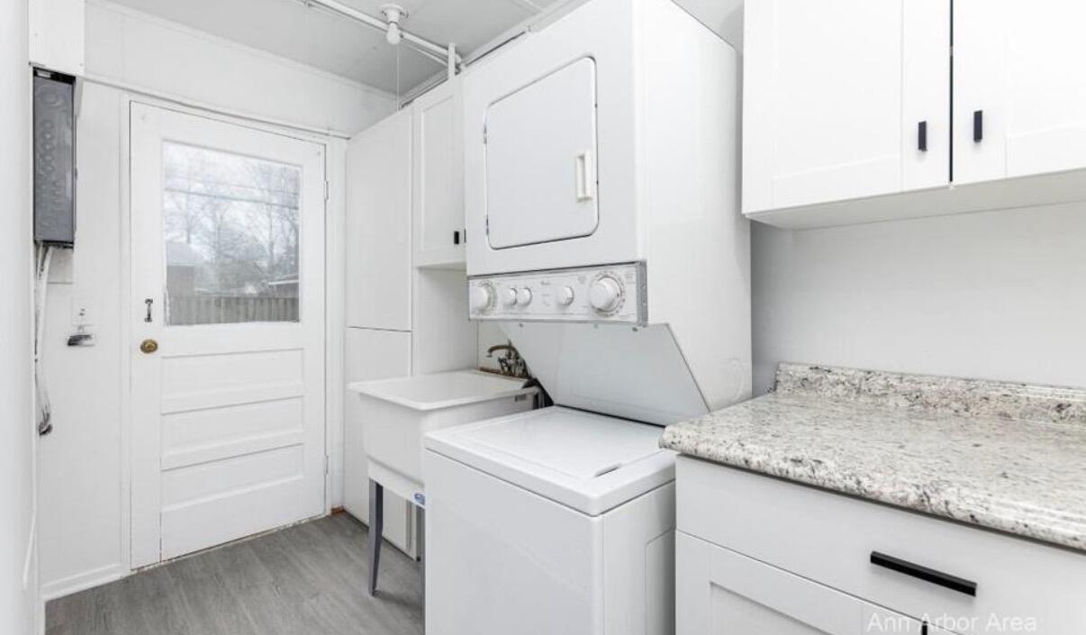 43rd image of 1036 N Maple Rd, Ann Arbor, MI 48103 | MLS# 70551694