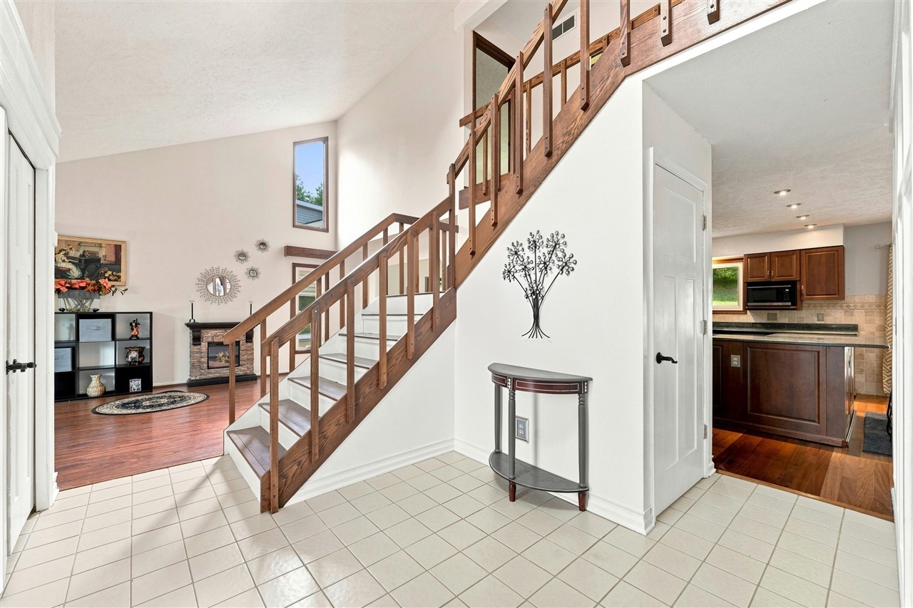 4th image of 5295 Bear Lake Dr, East Lansing, MI 48823 | MLS# 70551700