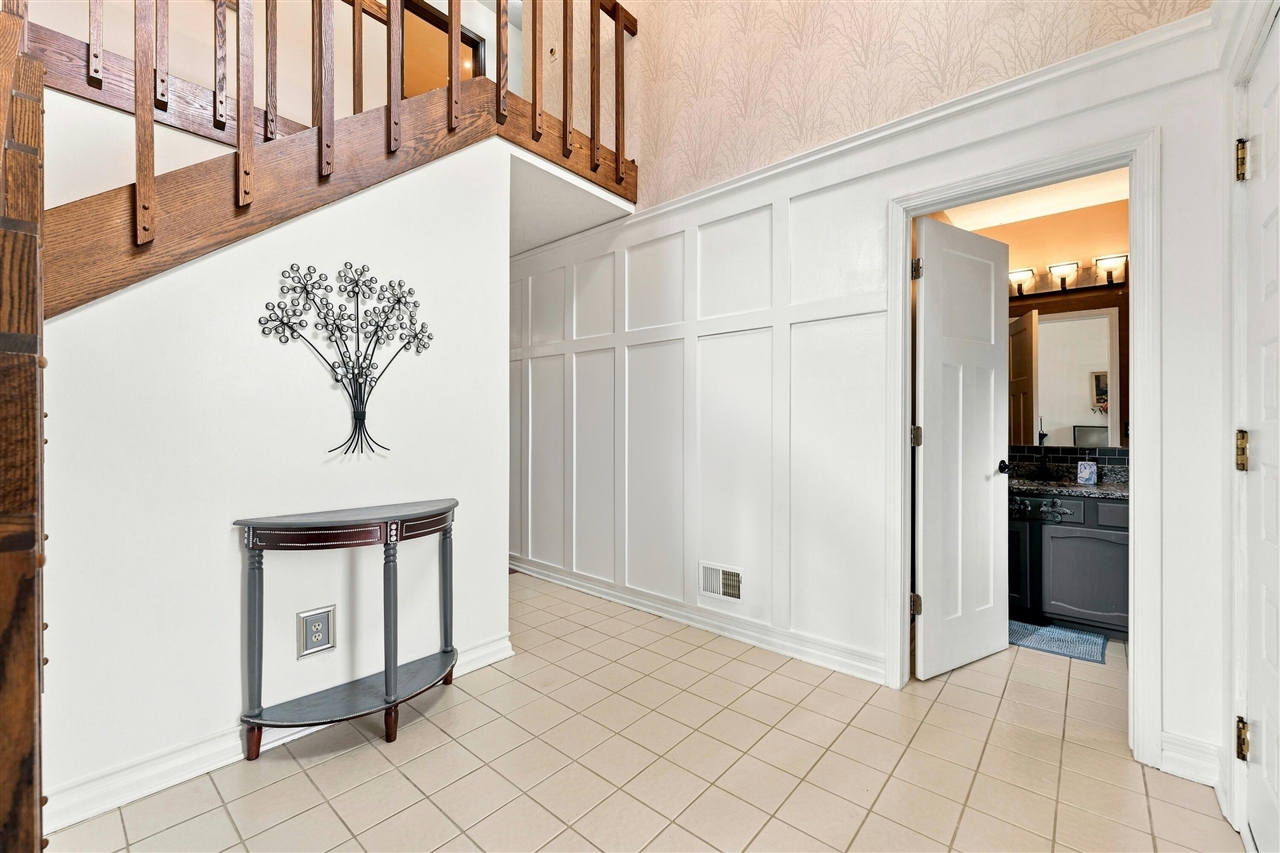 5th image of 5295 Bear Lake Dr, East Lansing, MI 48823 | MLS# 70551700