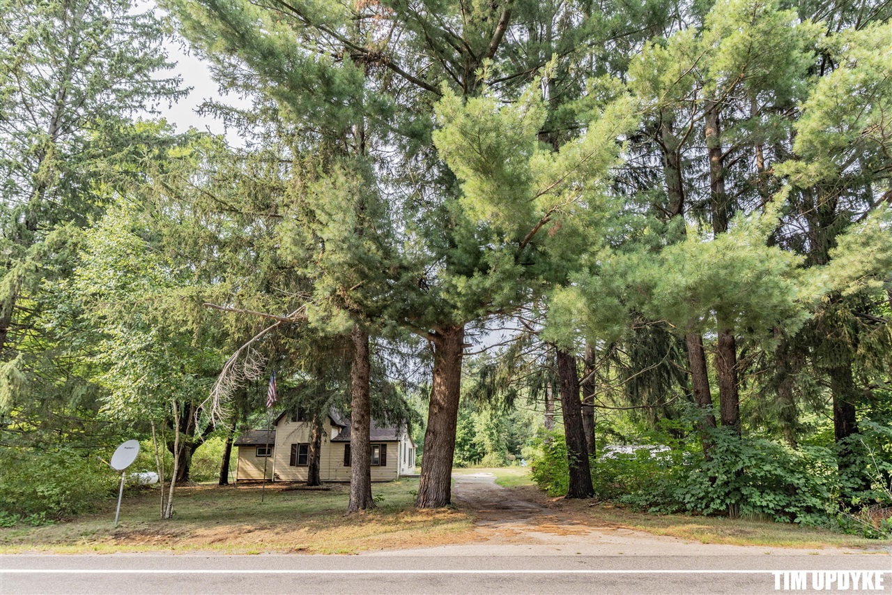 1st image of 5924 E Sternberg Rd, Fruitport, MI 49415 | MLS# 70551711