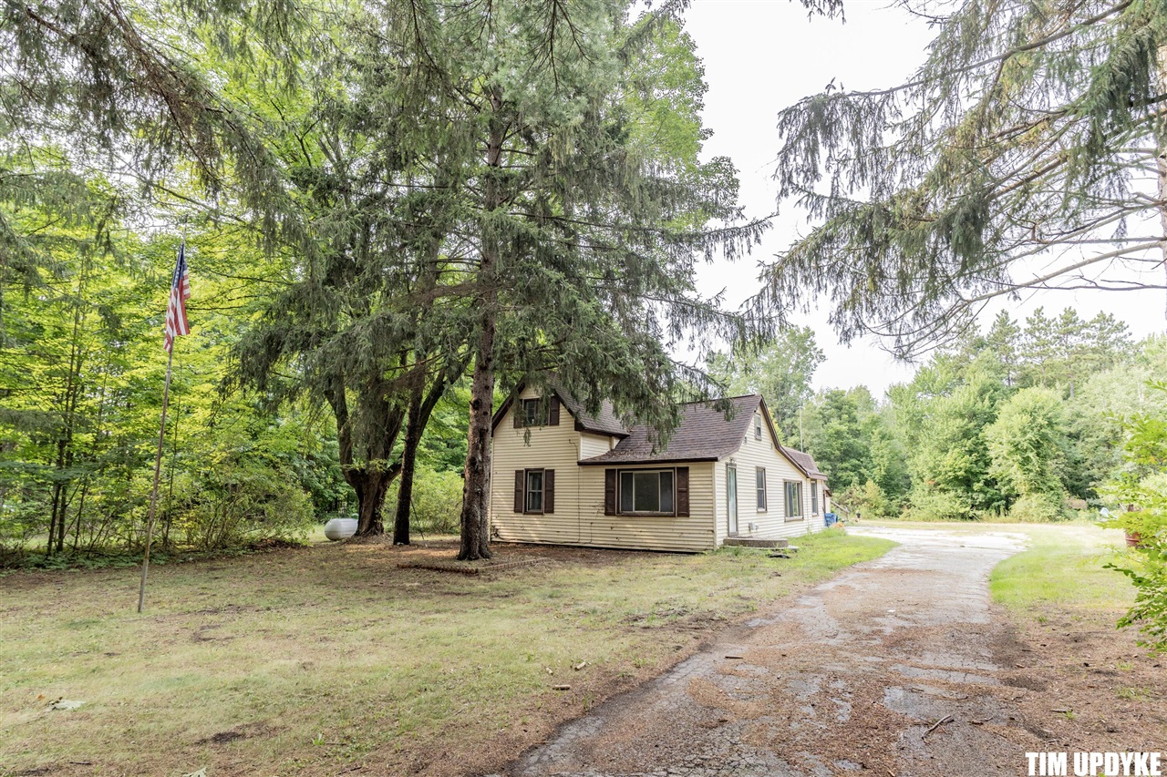 3rd image of 5924 E Sternberg Rd, Fruitport, MI 49415 | MLS# 70551711