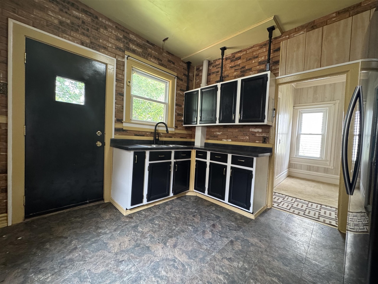 2nd image of 711 Veto St, Grand Rapids, MI 49504 | MLS# 70551722