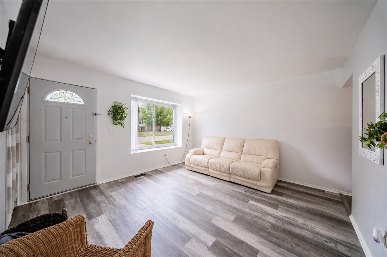 3rd image of 5719 Sunset Trl, Ypsilanti, MI 48197 | MLS# 70551723